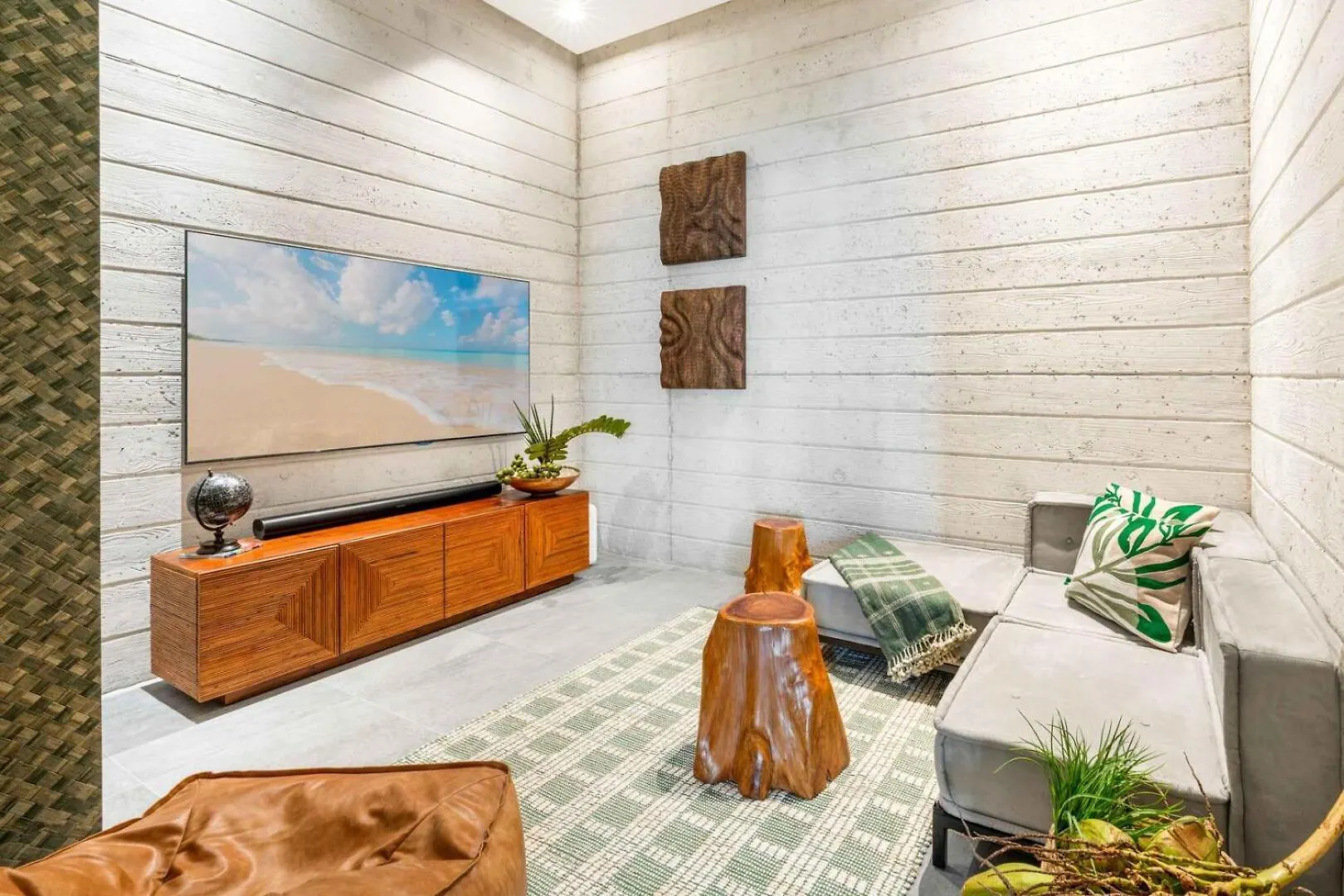 Apartment Bella Rocca - Luxurious Ocean Estate With Private Pool, Heated Spa, & Designer Interiors Gun Bay Cayman Islands