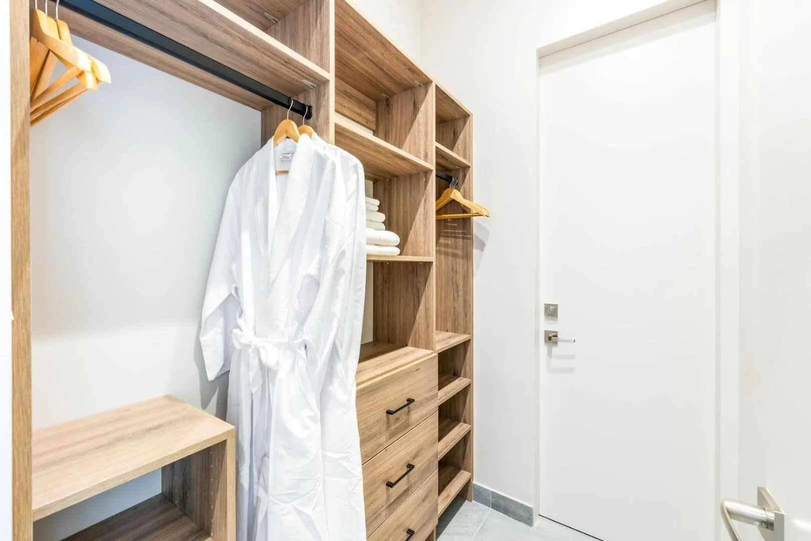 Apartment Bella Rocca - Luxurious Ocean Estate With Private Pool, Heated Spa, & Designer Interiors Gun Bay