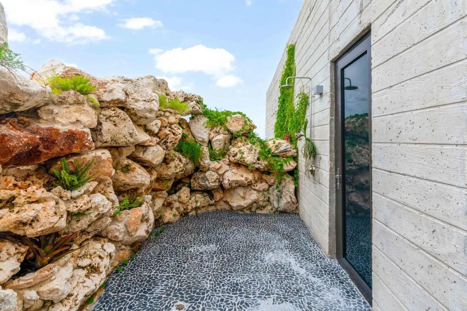 Bella Rocca - Luxurious Ocean Estate With Private Pool, Heated Spa, & Designer Interiors Gun Bay
